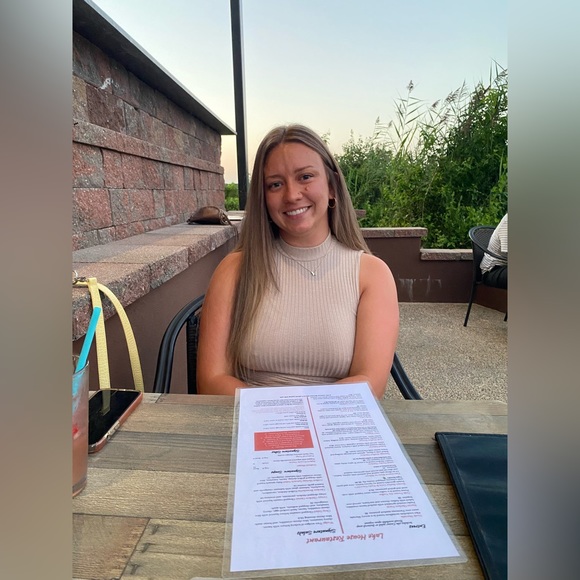 Meet your Posher, Melanie - Picture 7 of 7